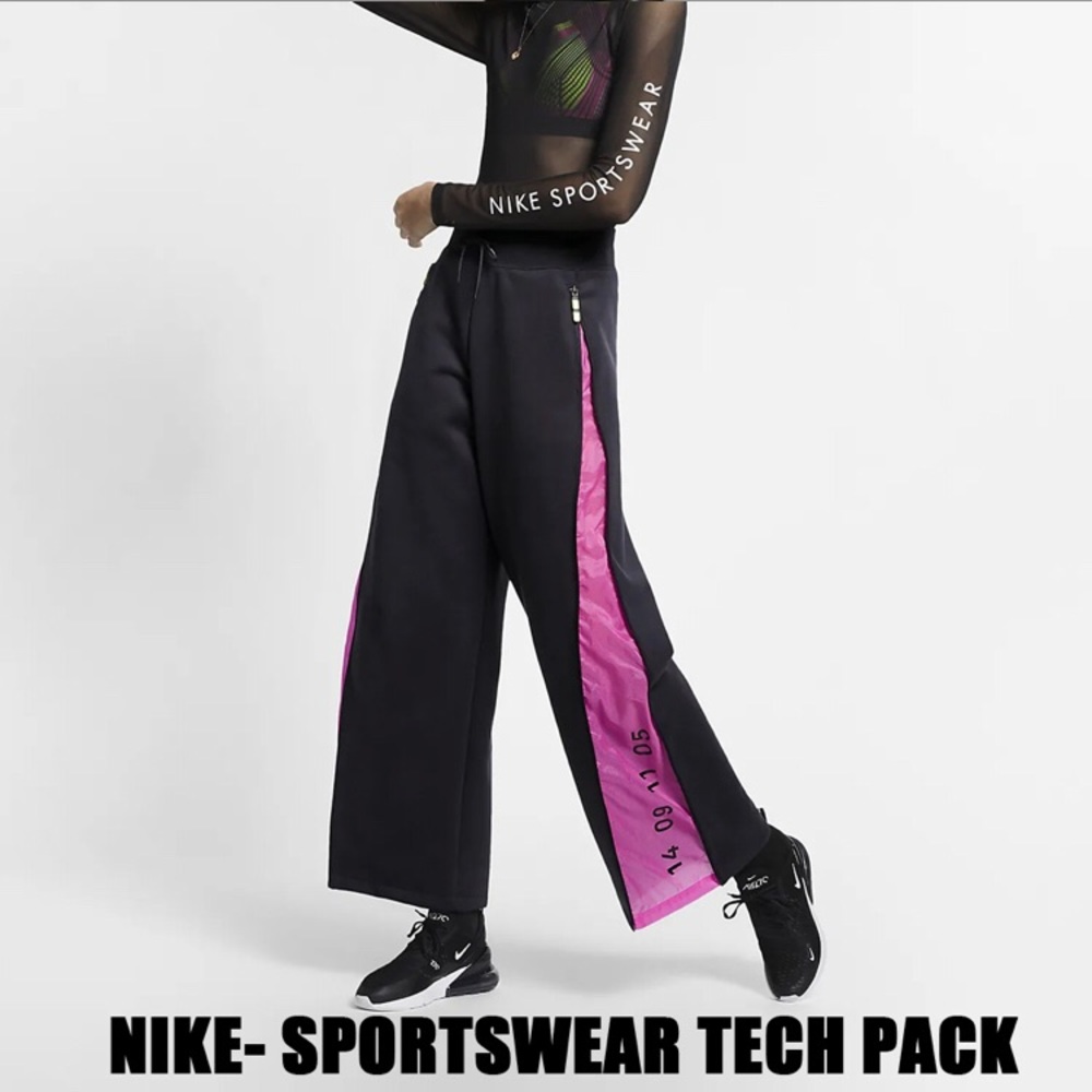 NIKE Sportwear Tech Pack fleece pants